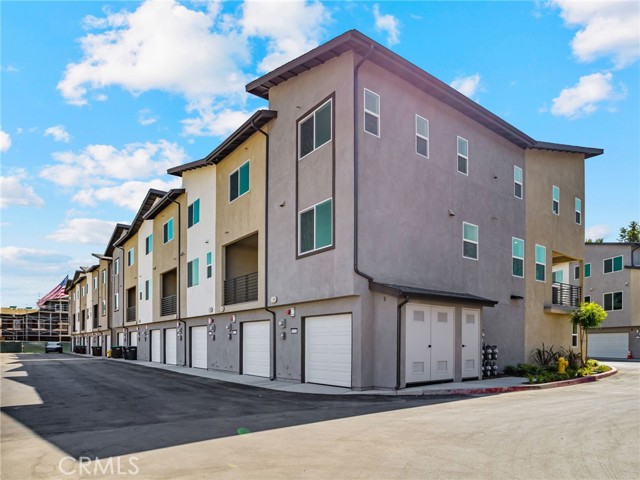 1176 Santo Antonio Drive, Colton CA: https://media.crmls.org/medias/b8d94913-4339-4db9-bd5f-43a854722fcc.jpg