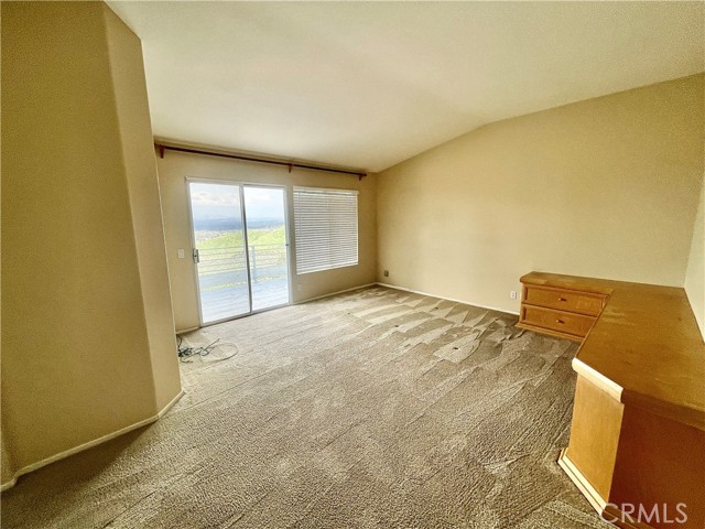 Detail Gallery Image 14 of 19 For 16376 Skyridge Dr, Riverside,  CA 92503 - 4 Beds | 3 Baths