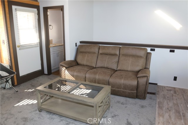 Detail Gallery Image 5 of 23 For 42537 Moonridge Rd, Big Bear Lake,  CA 92315 - 2 Beds | 1/1 Baths