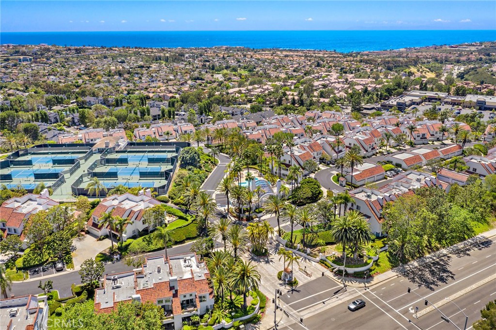 https://media.crmls.org/medias/b8da3d2d-4ed4-4b6e-8235-7d992b55990f.jpg?preset=X-Large