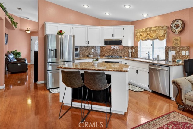 Detail Gallery Image 8 of 34 For 25845 Anderson Ln, Stevenson Ranch,  CA 91381 - 3 Beds | 2 Baths