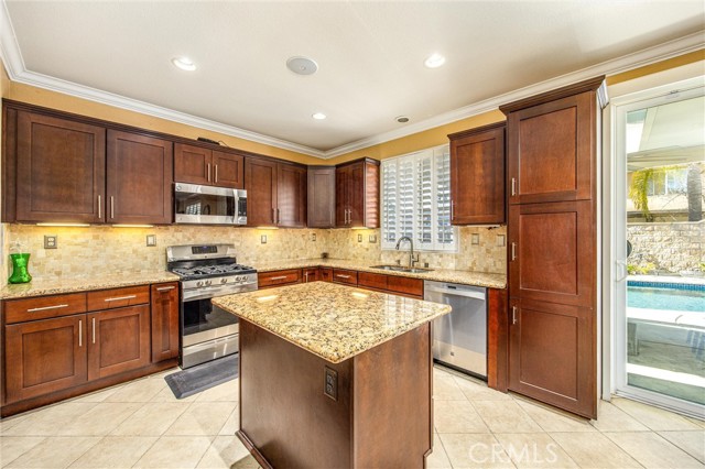 Detail Gallery Image 9 of 28 For 2821 Parksquare, Pomona,  CA 91767 - 4 Beds | 2/1 Baths