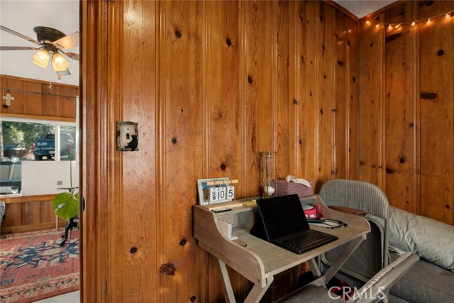 Detail Gallery Image 17 of 29 For 32135 West Dr, Running Springs,  CA 92382 - 2 Beds | 2 Baths