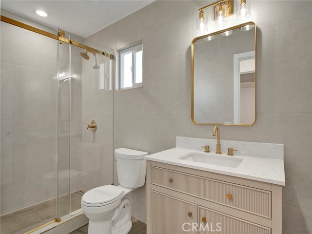 17425 Los Alimos Street, Granada Hills CA: https://media.crmls.org/medias/b8db7106-3221-4a08-b0cf-6d53e9789913.jpg