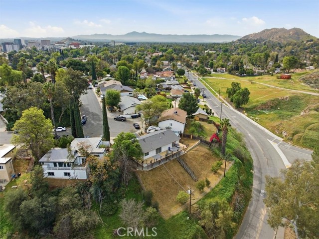 Detail Gallery Image 9 of 67 For 2715 Brockton, Riverside,  CA 92501 - 4 Beds | 2 Baths