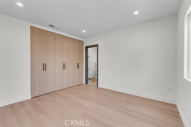 11240 Lull Street, Sun Valley CA: https://media.crmls.org/medias/b8dc01a1-ab76-4fc0-96d2-1d82230ef30c.jpg