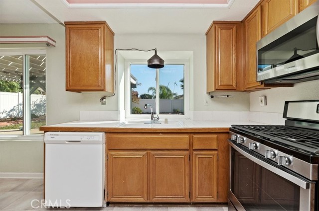 Detail Gallery Image 14 of 38 For 26045 Pinzon Ct, Moreno Valley,  CA 92555 - 4 Beds | 2/1 Baths