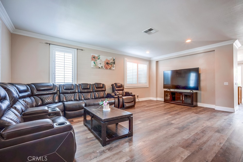 MLS #WS25167113 img 6