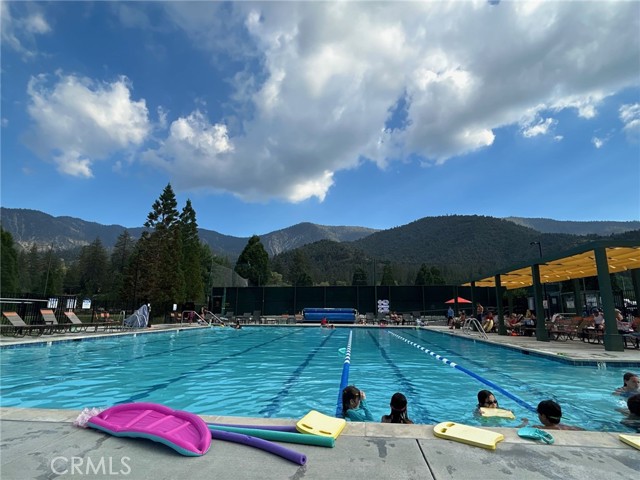 2229 Birchwood Way, Pine Mountain Club CA: https://media.crmls.org/medias/b8dde546-a435-4d97-8501-318a3b25166f.jpg