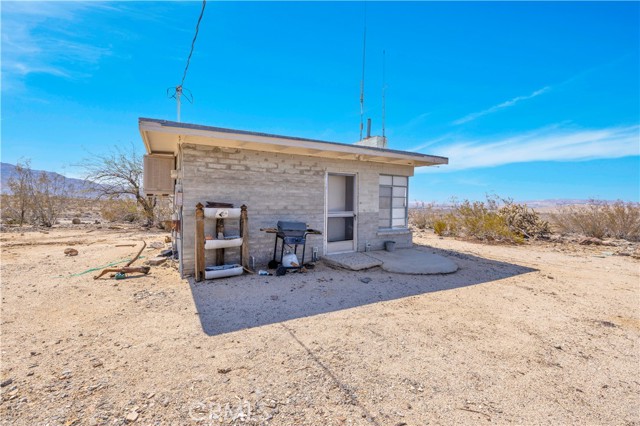Detail Gallery Image 2 of 43 For 7525 Isleta Rd, Twentynine Palms,  CA 92277 - 0 Beds | 1 Baths