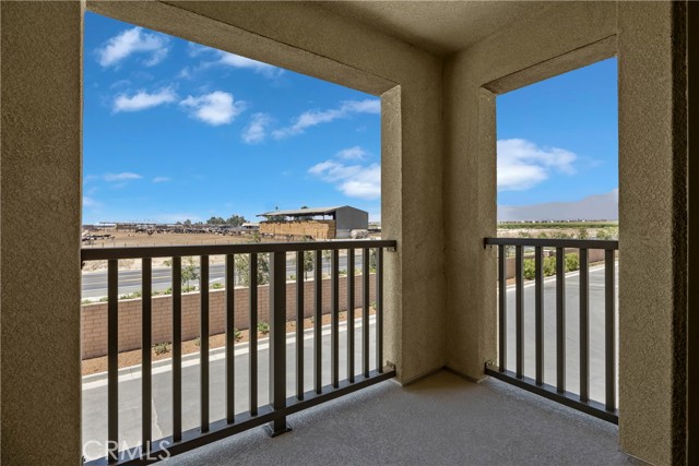 Detail Gallery Image 5 of 16 For 3905 E Coronado Privado, Ontario,  CA 91761 - 3 Beds | 2/1 Baths