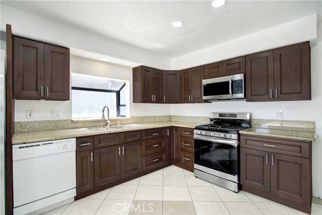 24409 Dunlavy Court, Moreno Valley CA: https://media.crmls.org/medias/b8e1f6ad-66c5-4185-913e-2d4ddbaff88b.jpg