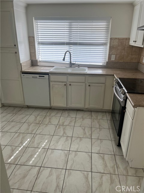 Detail Gallery Image 4 of 10 For 12742 Oland, Norwalk,  CA 90650 - 4 Beds | 2 Baths