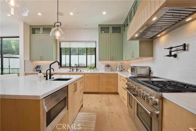 4143 Davana Road, Sherman Oaks CA: https://media.crmls.org/medias/b8e29faa-f53e-472f-9962-8fdb8392b7ff.jpg