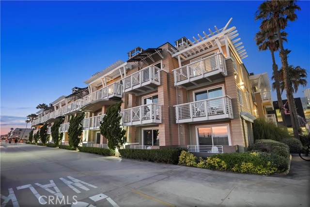 1300 The Strand, Hermosa Beach, California 90254, 1 Bedroom Bedrooms, ,1 BathroomBathrooms,Residential,For Sale,The Strand,SB24169998