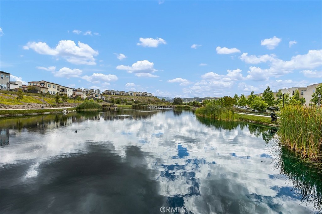 https://media.crmls.org/medias/b8e32afc-4b89-4975-acac-e93bbbfdde3a.jpg?preset=X-Large