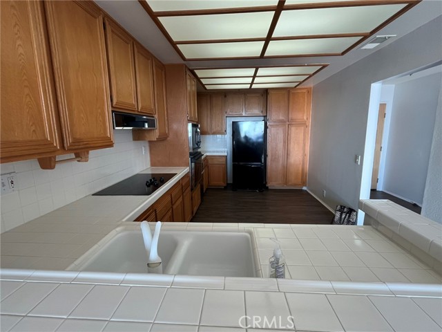 Detail Gallery Image 15 of 69 For 230 Lille Lane 212, Newport Beach,  CA 92663 - 2 Beds | 2 Baths