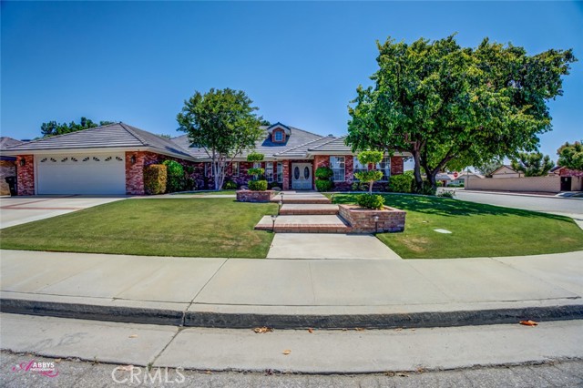 Detail Gallery Image 3 of 28 For 7300 Jolynn St, Bakersfield,  CA 93308 - 4 Beds | 3 Baths