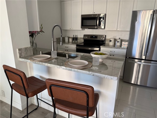 Detail Gallery Image 7 of 22 For 10535 Wilshire Blvd. #612,  Los Angeles,  CA 90024 - 2 Beds | 2 Baths