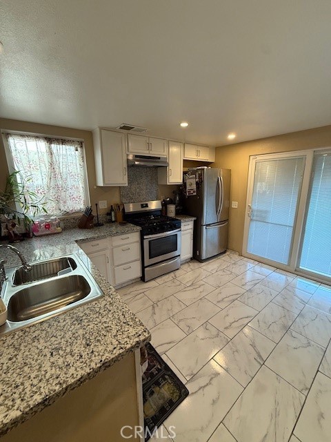 Detail Gallery Image 10 of 13 For 1455 Remembrance Dr, Perris,  CA 92571 - 4 Beds | 2/1 Baths