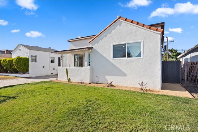 Detail Gallery Image 2 of 21 For 627 W 111th Pl, Los Angeles,  CA 90044 - 3 Beds | 2 Baths