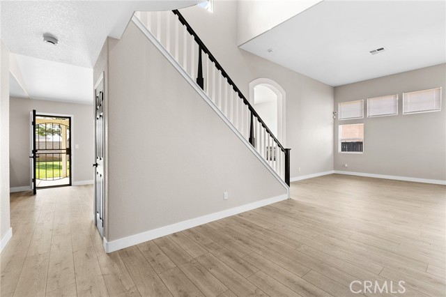 Detail Gallery Image 10 of 50 For 30465 Avenida Palmera, Homeland,  CA 92548 - 4 Beds | 3 Baths