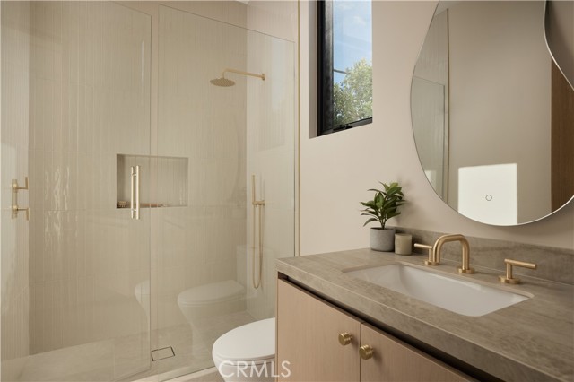 Detail Gallery Image 22 of 46 For 5004 Enfield, Encino,  CA 91316 - 5 Beds | 6 Baths