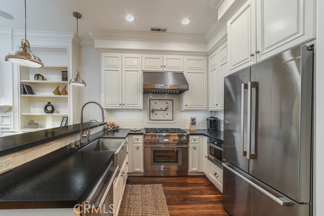Detail Gallery Image 11 of 38 For 700 Acacia Ave a,  Corona Del Mar,  CA 92625 - 3 Beds | 3/1 Baths