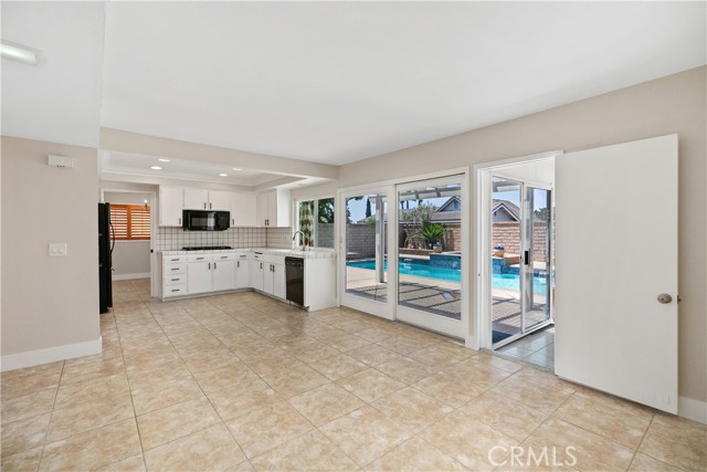 25702 Nugget, Lake Forest CA: https://media.crmls.org/medias/b8e6bd72-a558-48ee-b9cd-afef445827a1.jpg