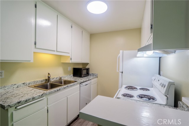 Detail Gallery Image 7 of 24 For 424 N Bellflower Bld #216,  Long Beach,  CA 90814 - 1 Beds | 1 Baths