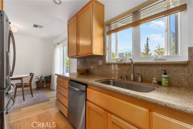 Detail Gallery Image 9 of 25 For 543 S Marengo Ave #4,  Pasadena,  CA 91101 - 2 Beds | 2/1 Baths