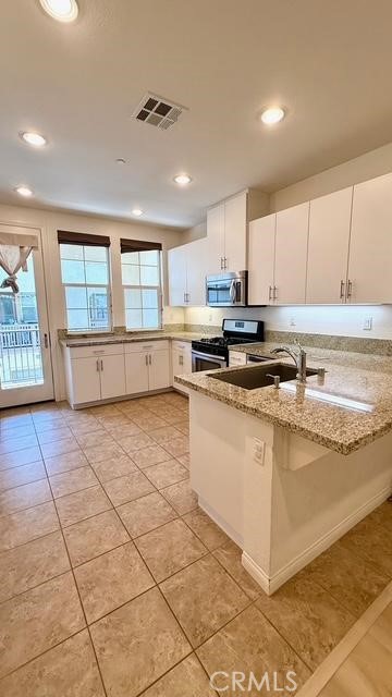 904 N Primrose Lane, Azusa CA: https://media.crmls.org/medias/b8e86bb7-8327-4c2d-8bde-9f992655daa2.jpg