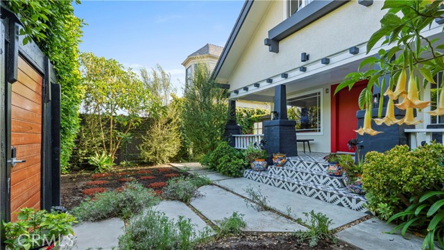 Detail Gallery Image 2 of 38 For 5323 Arlington Ave, Los Angeles,  CA 90043 - 3 Beds | 3 Baths