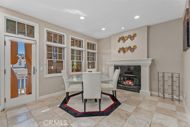 2548 Bungalow Place, Corona del Mar CA: https://media.crmls.org/medias/b8e8e879-82eb-4395-a819-a19d5723dbae.jpg