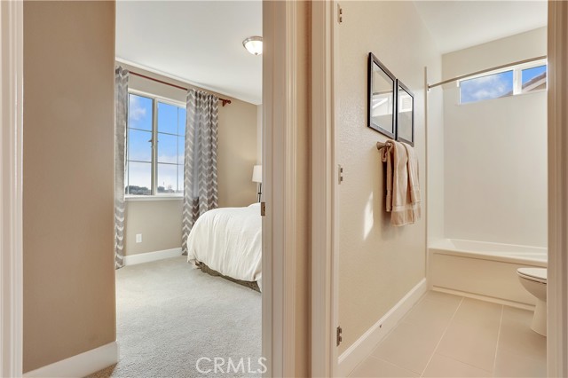 Detail Gallery Image 4 of 26 For 448 Barrett Ln, Los Banos,  CA 93635 - 4 Beds | 3 Baths