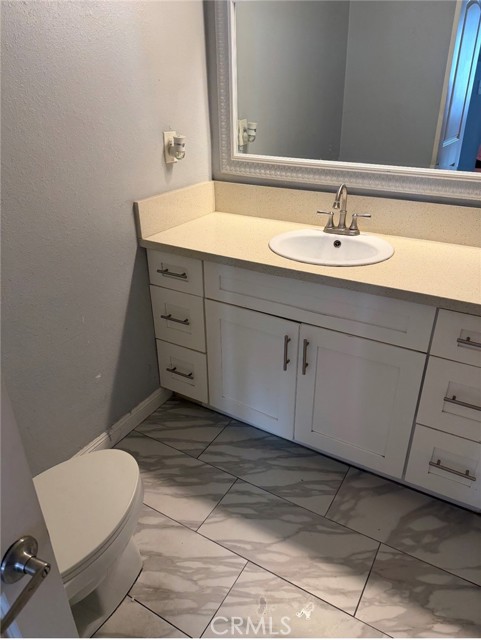 Detail Gallery Image 4 of 6 For 6427 Klump, North Hollywood,  CA 91606 - 4 Beds | 3 Baths