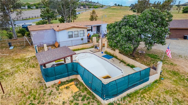 30300 Garbani Road, Menifee CA: https://media.crmls.org/medias/b8e99826-661f-46d4-a861-65761884da8f.jpg