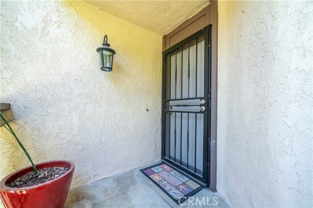 Detail Gallery Image 5 of 42 For 19541 Sardinia Ln, Huntington Beach,  CA 92646 - 3 Beds | 2/1 Baths
