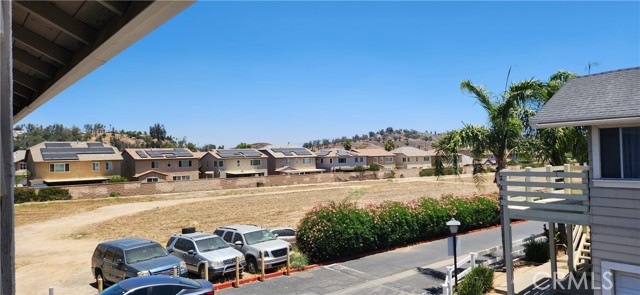 713 Walnut Drive, Lake Elsinore CA: https://media.crmls.org/medias/b8ea866e-687a-4b7d-839d-01192e0d194f.jpg