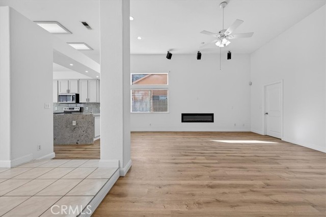 Detail Gallery Image 5 of 23 For 10291 N Whitney, Fresno,  CA 93730 - 4 Beds | 2 Baths