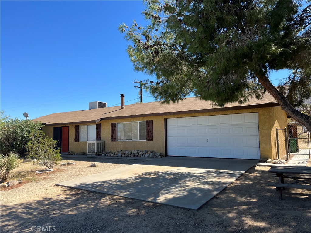 60601 La Mirada Trail