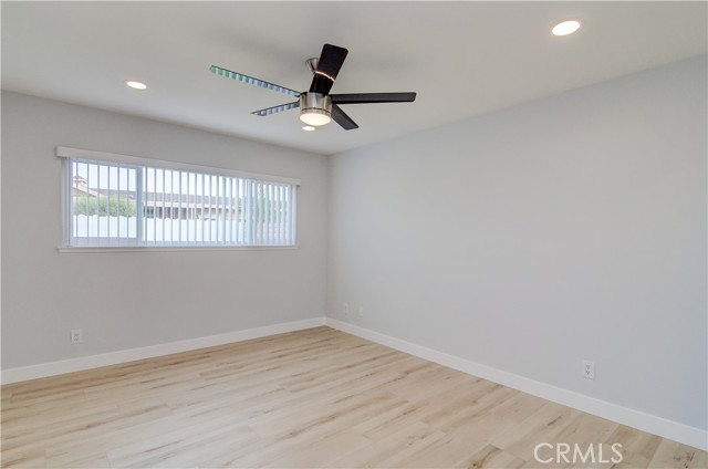 Detail Gallery Image 6 of 20 For 9811 Fair Tide Cir, Huntington Beach,  CA 92646 - 4 Beds | 2 Baths