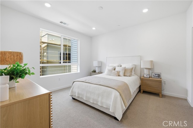 Detail Gallery Image 23 of 29 For 9425 N Sepulveda Blvd. #3,  North Hills,  CA 91343 - 2 Beds | 2/1 Baths