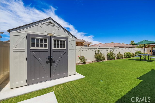 5025 W Avenue J6, Lancaster CA: https://media.crmls.org/medias/b8eccdfd-52b4-46c2-9c46-9788ab1003b0.jpg