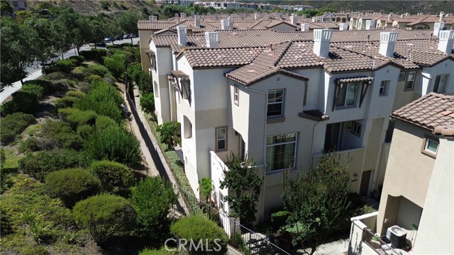 Detail Gallery Image 1 of 5 For 532 Almond Rd, San Marcos,  CA 92078 - 3 Beds | 3 Baths