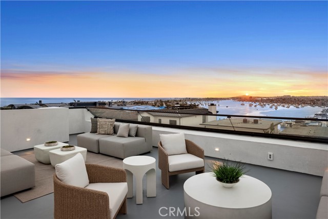 220 Carnation Ave., Corona del Mar CA: https://media.crmls.org/medias/b8ef5bdd-877b-40b7-8aa6-14ce05221cdc.jpg