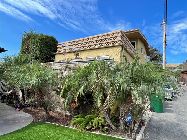 267 Fairview Street, Laguna Beach CA: https://media.crmls.org/medias/b8f01a2e-bc12-499e-9d81-b3271d055929.jpg