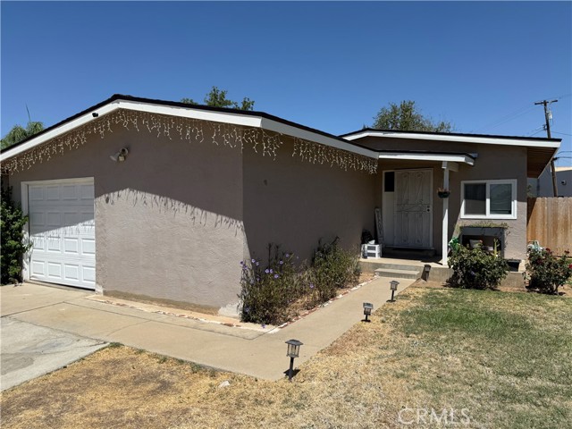 6258 N Glenn Avenue, Fresno CA: https://media.crmls.org/medias/b8f0a560-8cce-4d5f-8052-b669485d9798.jpg