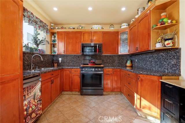 Detail Gallery Image 12 of 30 For 531 N Rossmore Ave #202,  Los Angeles,  CA 90004 - 2 Beds | 2 Baths