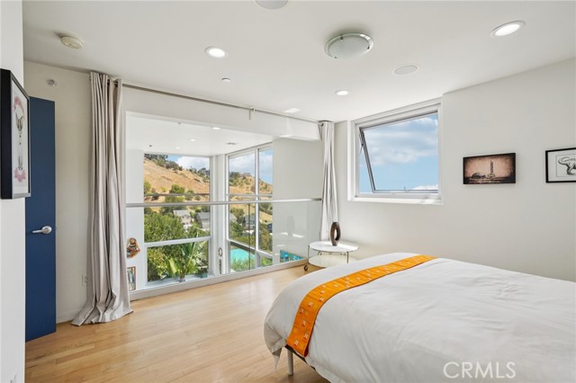 3640 Roseview Avenue, Los Angeles CA: https://media.crmls.org/medias/b8f0f5c4-b657-47fe-b4fc-577d39f4e1a0.jpg
